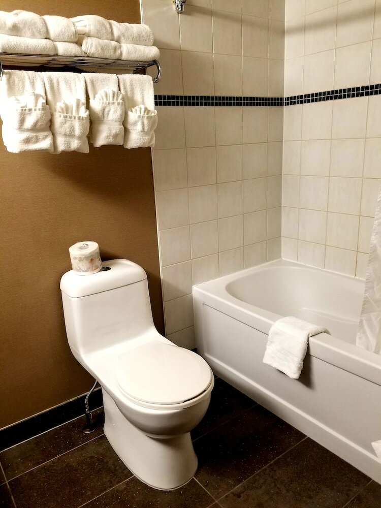 Фото Canad Inns Destination Centre Fort Garry