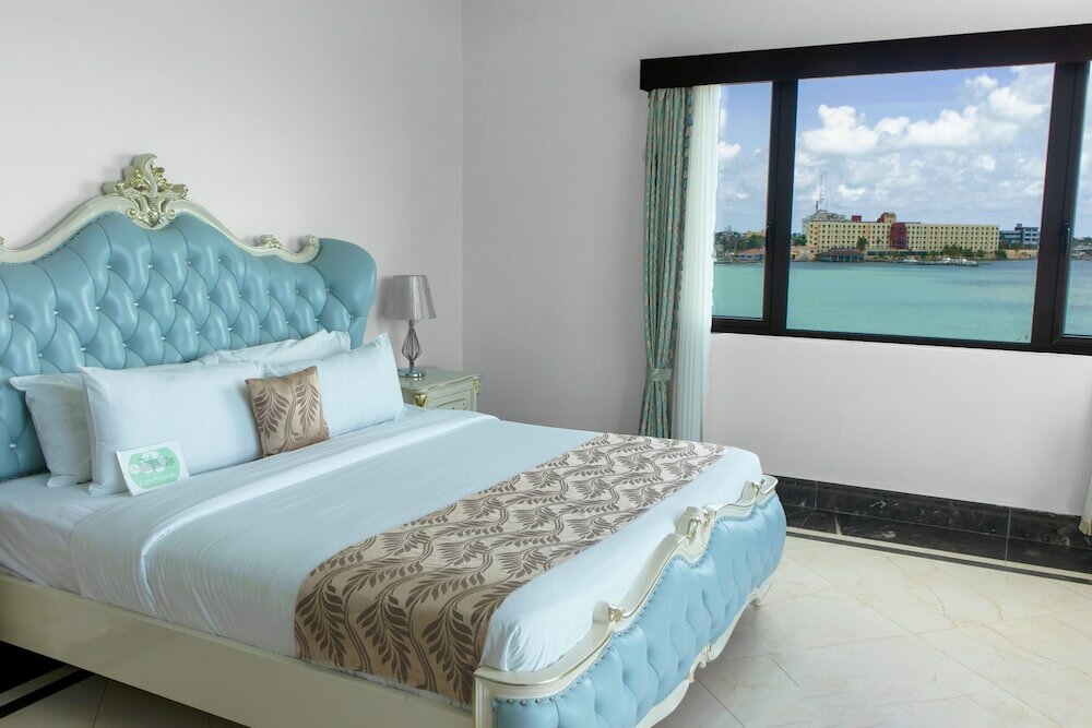 Фото Golden Bay Belize Hotel