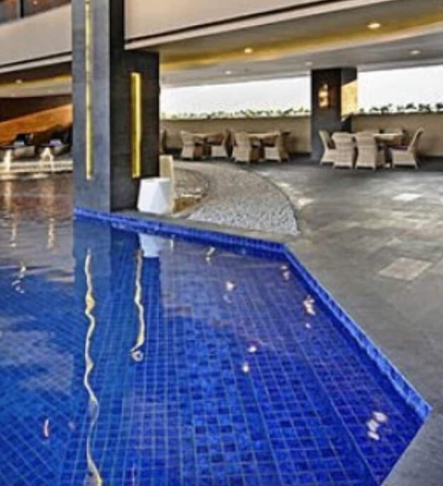 Фото Amaroossa Grande Bekasi