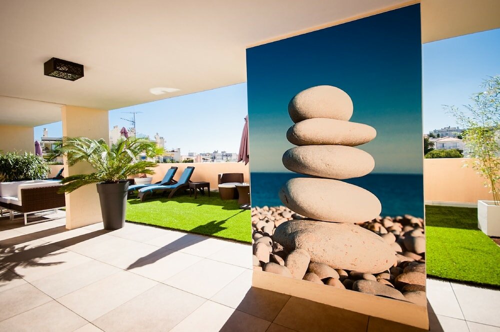 Фото Nice Promenade Residhome Aparthotel