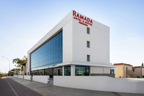 Гостиница Ramada Hotel & Suites by Wyndham Ayia Napa в Айя-Напе