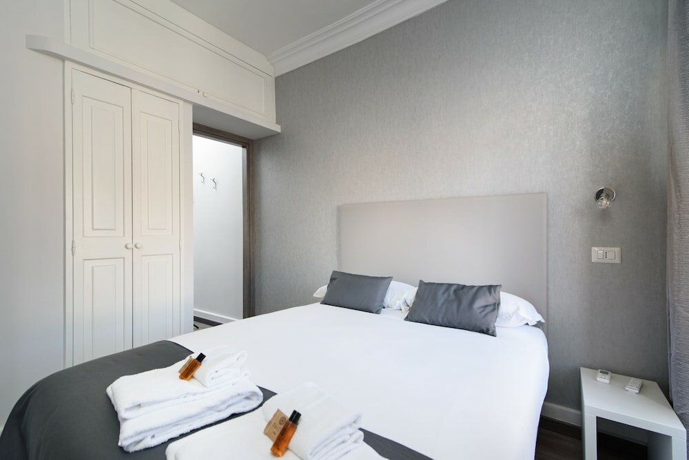 Фото White Caesar Guesthouse