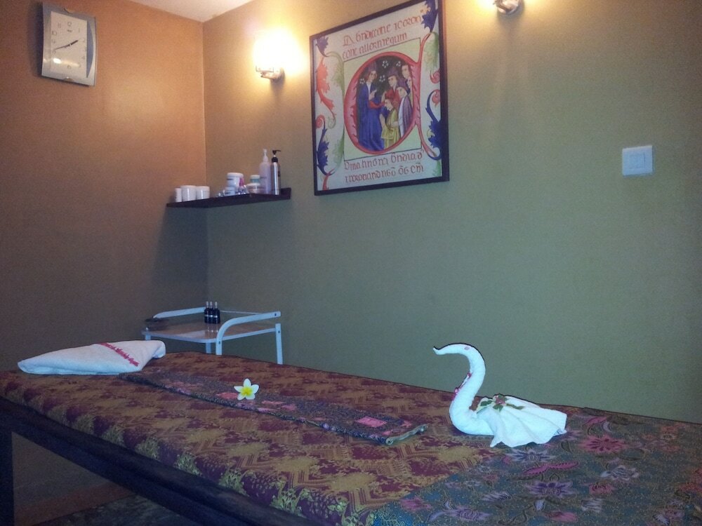 Фото Lemon Tree Amarante Beach Resort, Goa