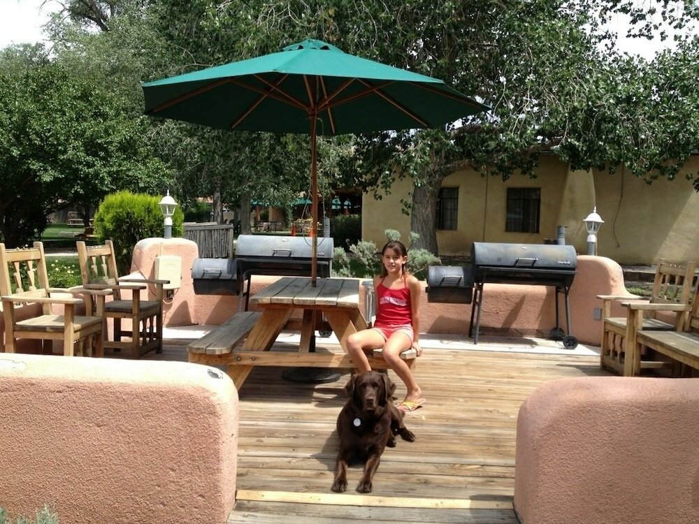 Фото El Pueblo Lodge