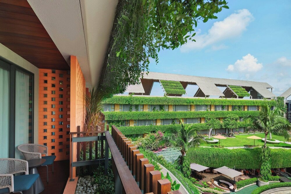 Фото Aloft Bali Kuta at Beachwalk