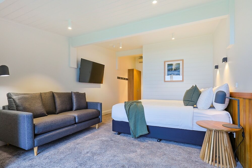 Фото Strahan Village