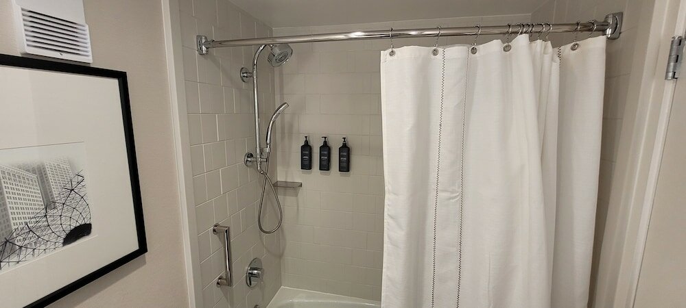 Фото Sheraton Milwaukee Brookfield Hotel