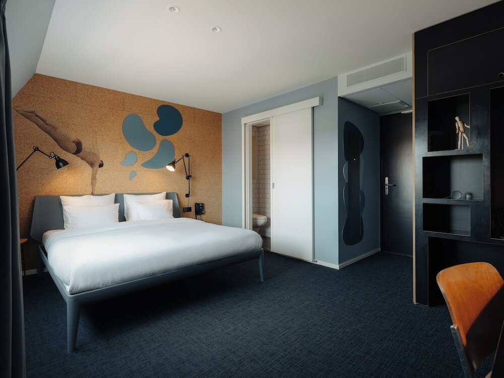 Фото Conscious Hotel The Tire Station