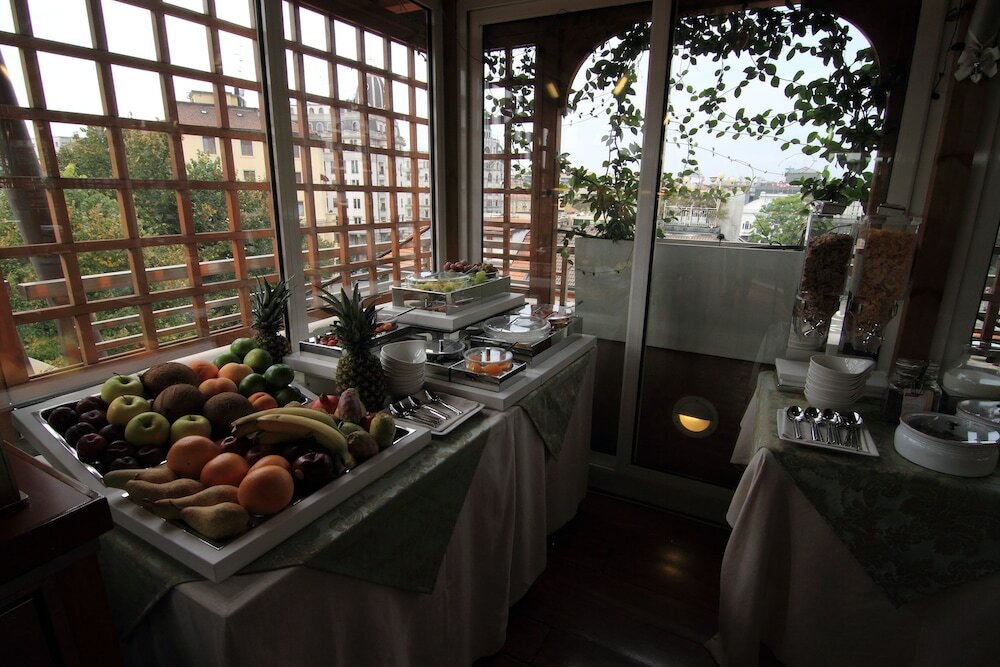 Фото Metro Hotel