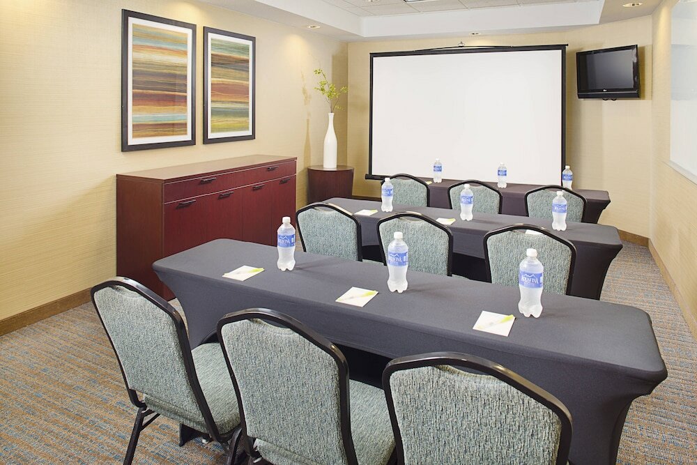 Фото Fairfield Inn & Suites by Marriott San Antonio Seaworld