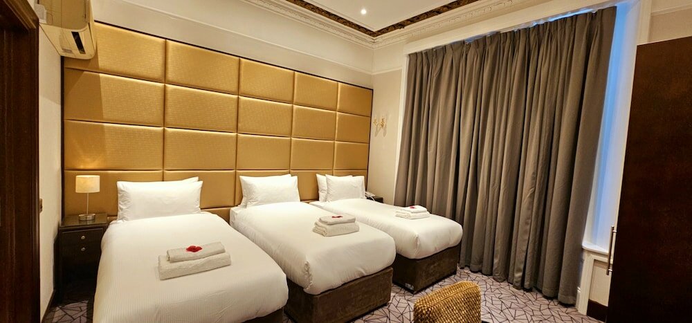 Фото Hyde Park International