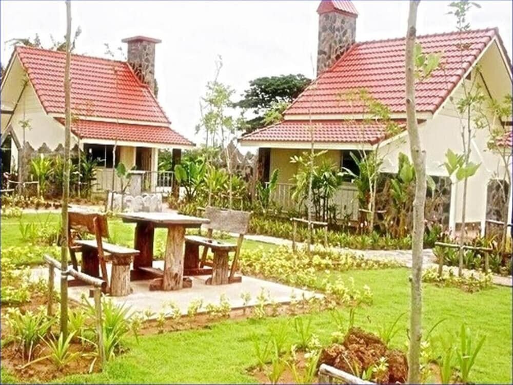 Hotel Ratchapreuk Resort, Kalasin, photo