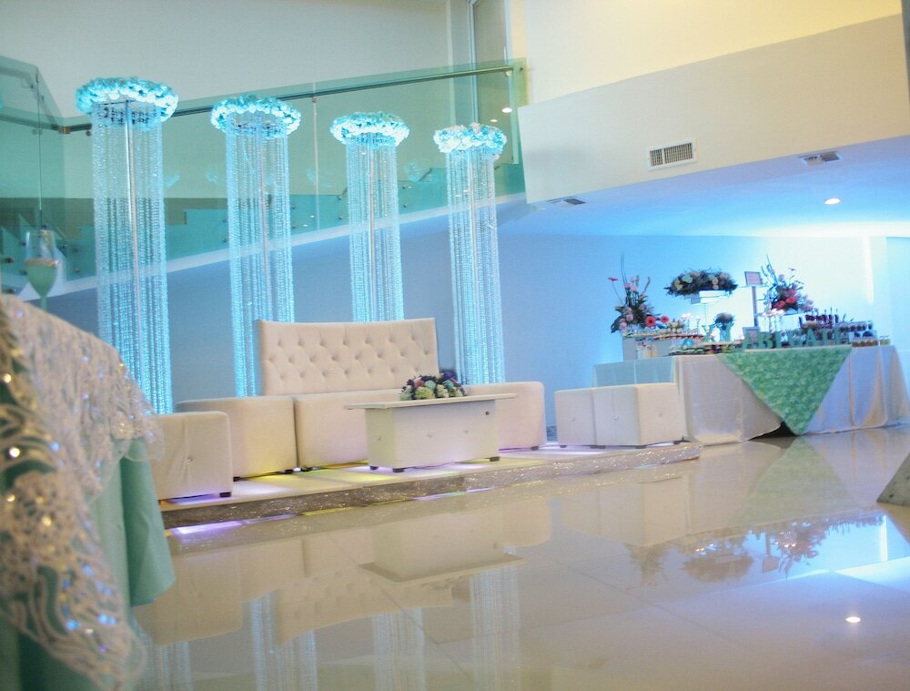 Фото Hotel El Camino Inn & Suites