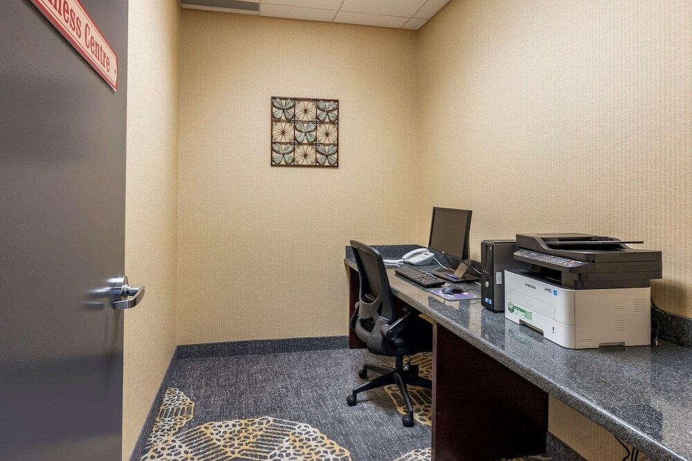 Фото Comfort Inn Sturgeon Falls