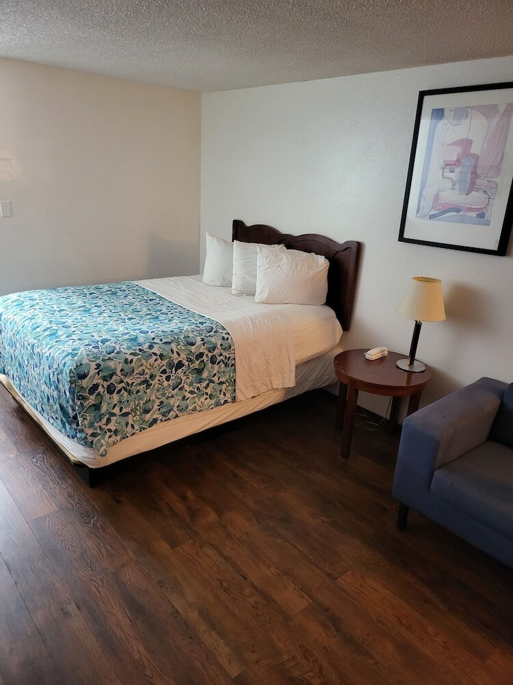 Фото Smokey Point Motor Inn