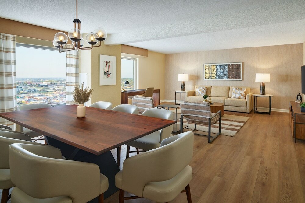 Фото Sheraton Kansas City Hotel at Crown Center