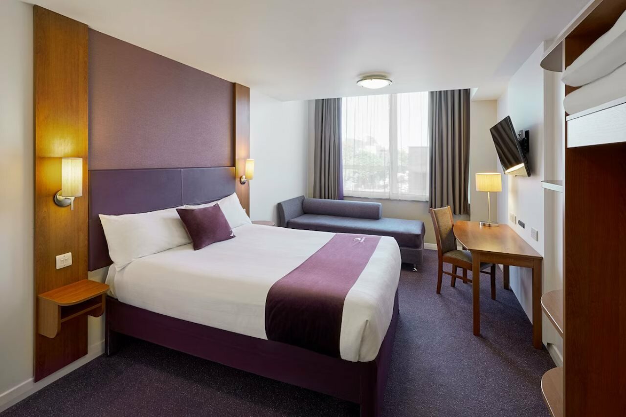 Фото Premier Inn London Waterloo