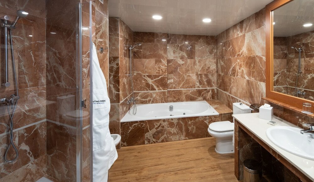 Фото Catalonia Bristol