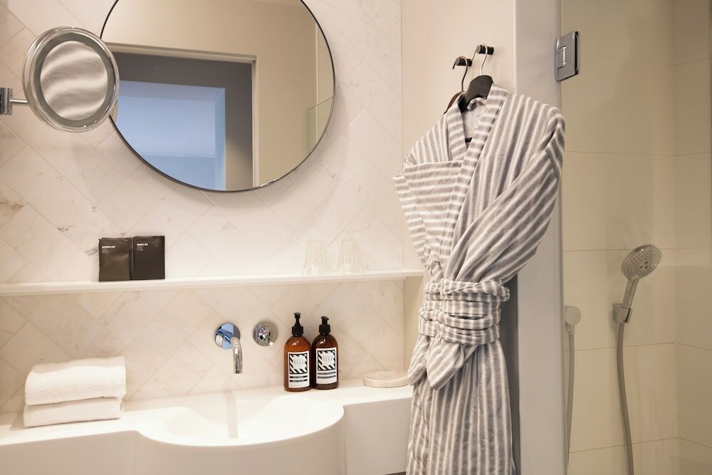 Фото Pillows Anna van den Vondel