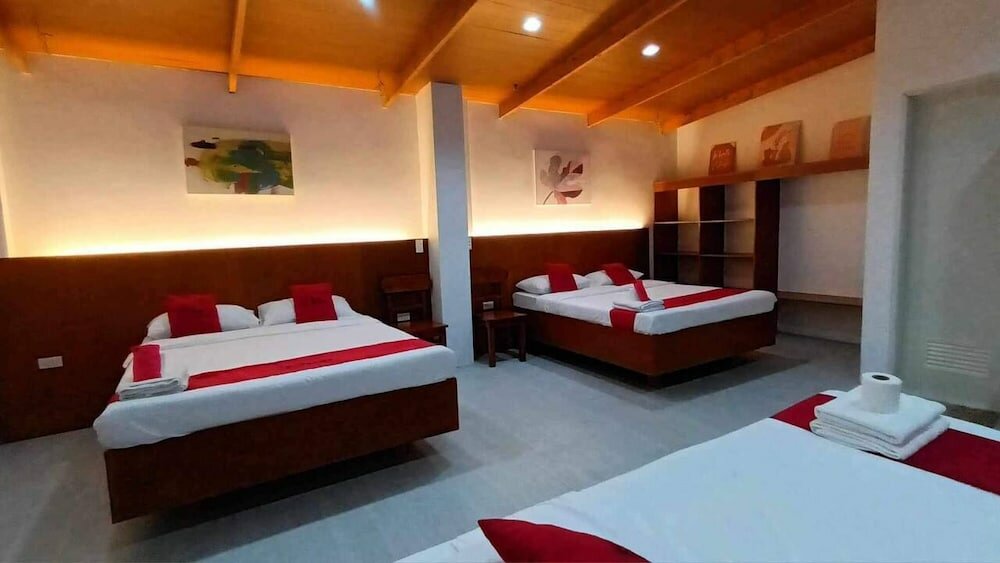 Фото RedDoorz near New Government Center