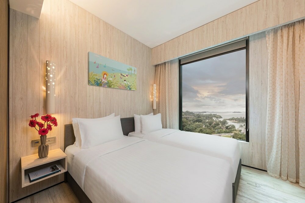 Фото Village Hotel Sentosa by Far East Hospitality