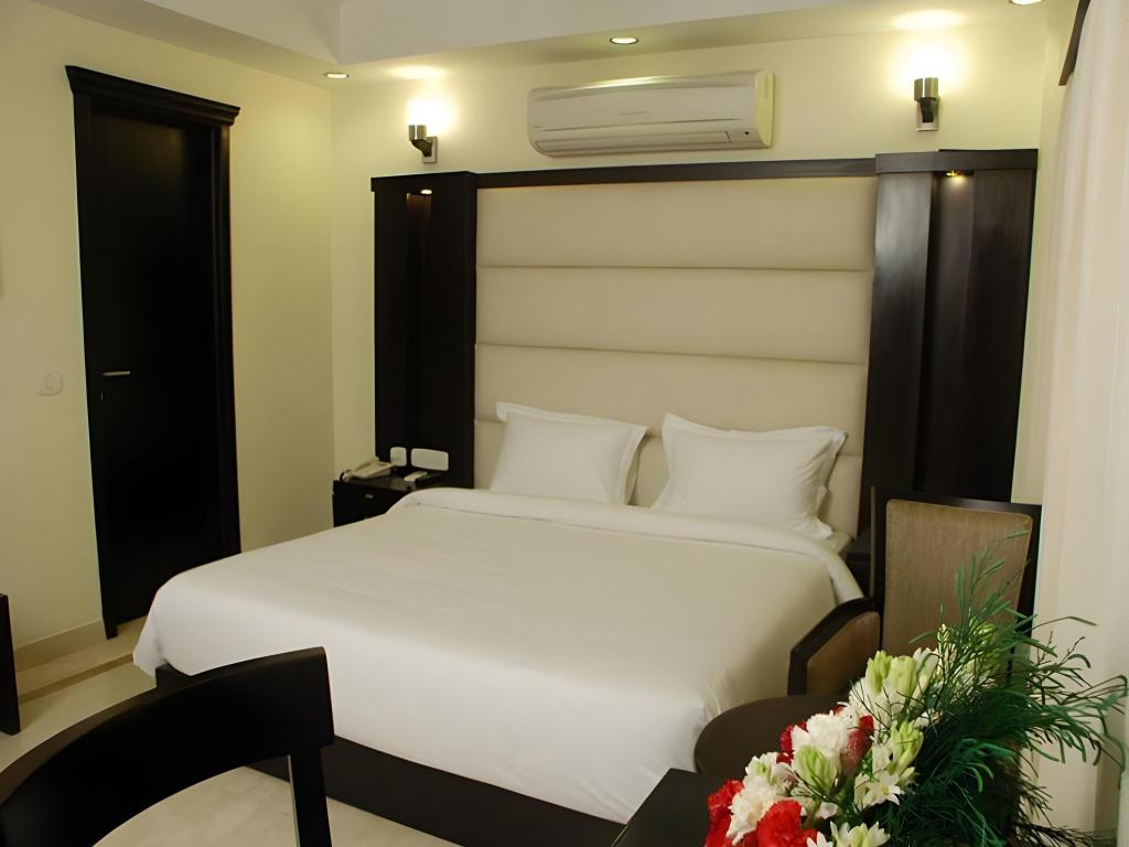 Фото Hotel Meridian Plaza