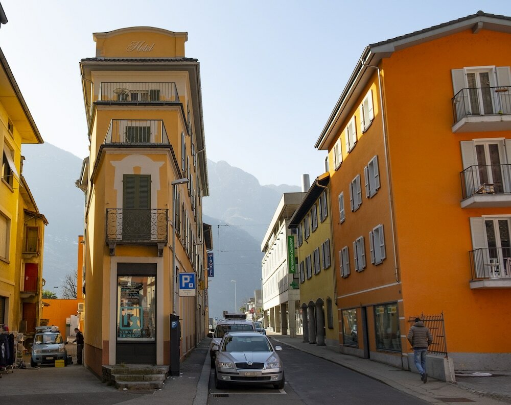 Фото отеля 2