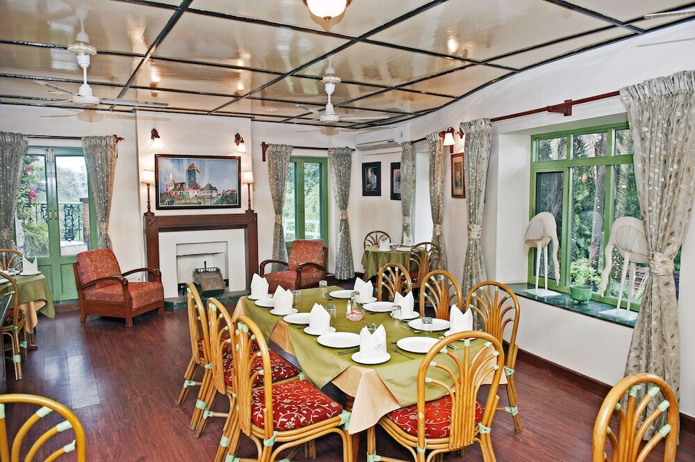 Фото WelcomHeritage Connaught House