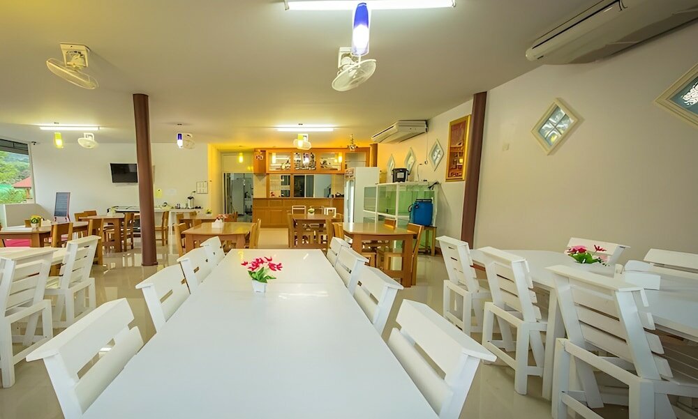 Фото Phuket Airport Villa