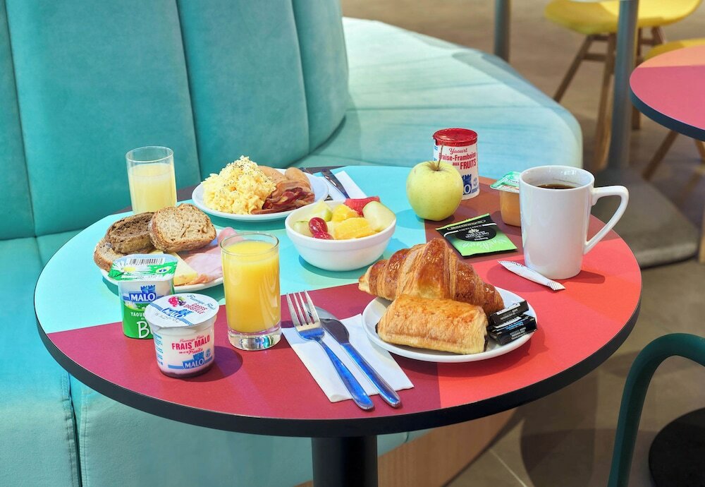 Фото B&b Hotel Paris 17 Batignolles