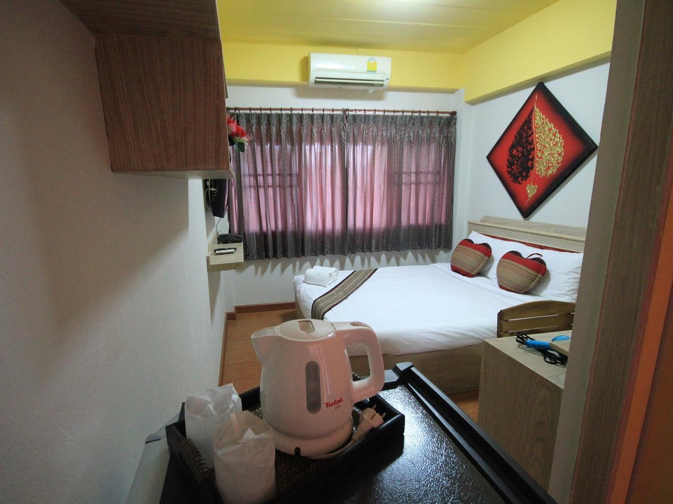 Фото Home Place Hotel