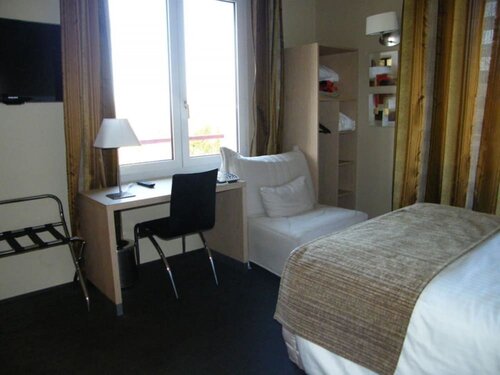 Гостиница Hotel Saint Pierre в Вире