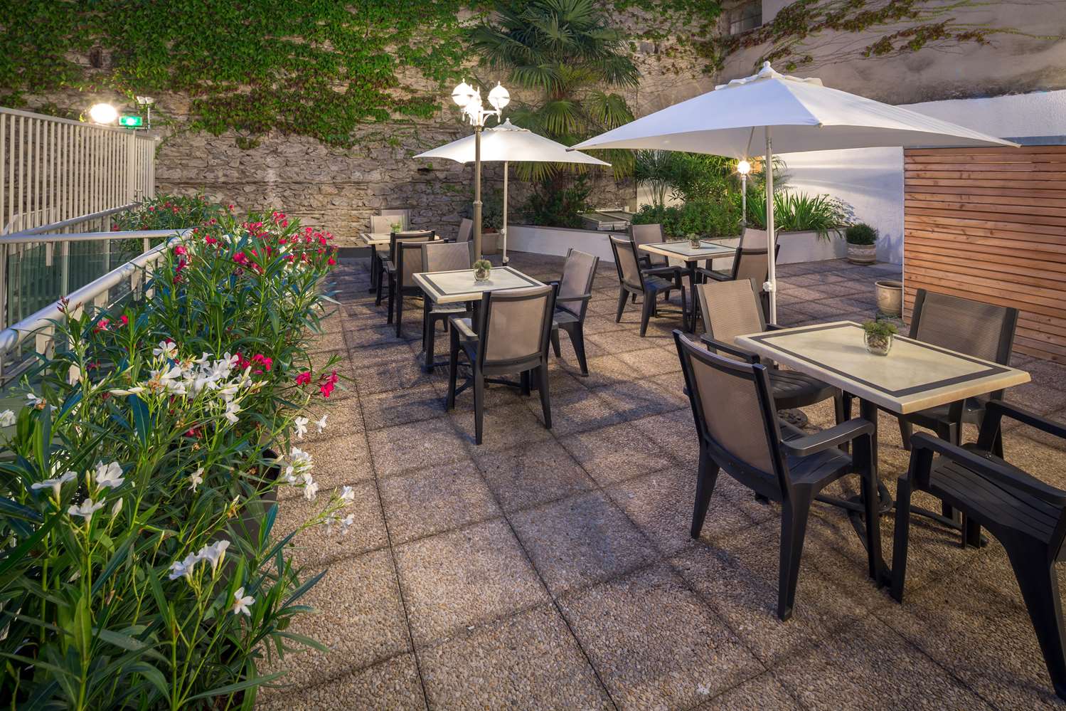 Фото Hôtel Le Rive Droite & SPA