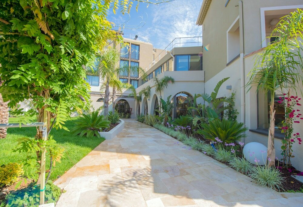 Фото Hotel Lou Castelet