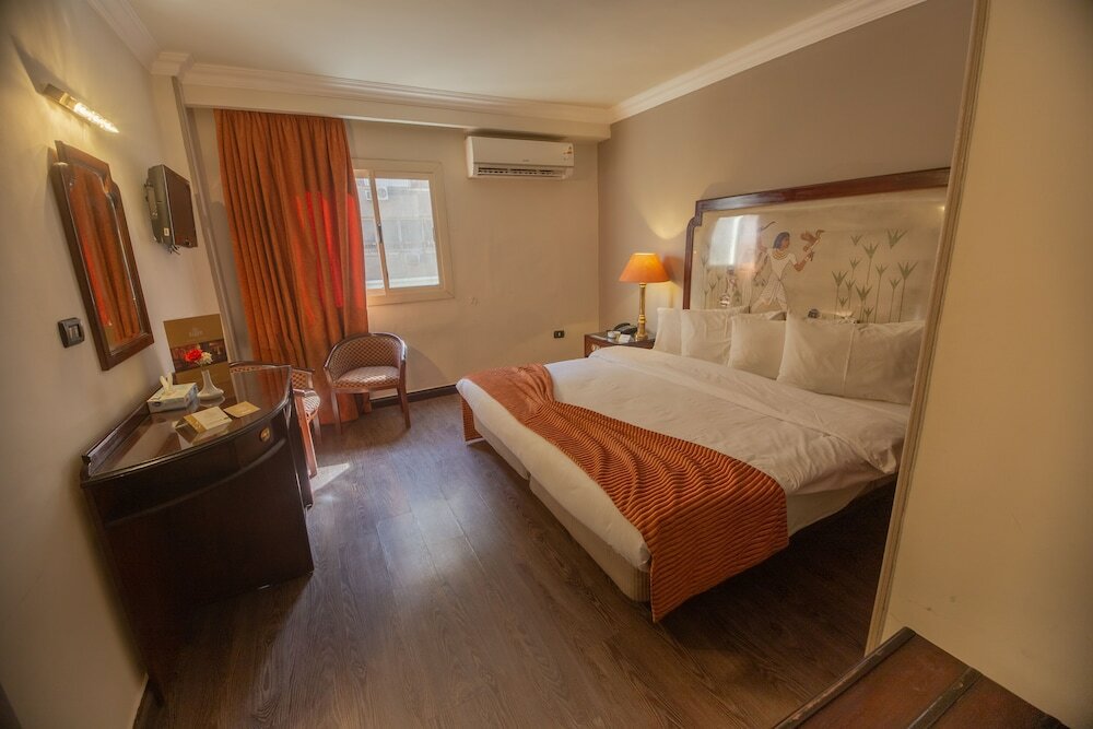 Фото Zayed Hotel