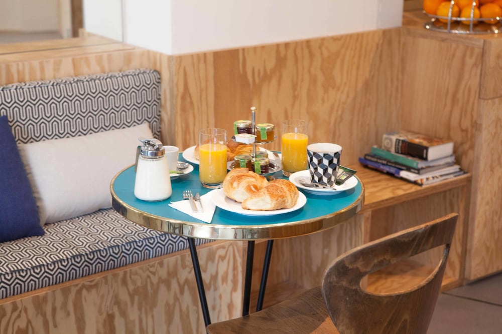 Фото Hotel Montholon Paris