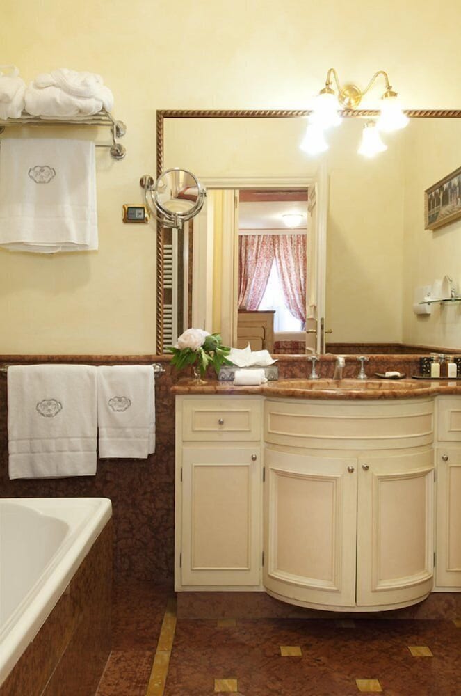 Фото Petit Palais Hotel De Charme