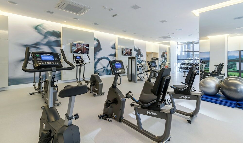 Фото Nh Curitiba The Five