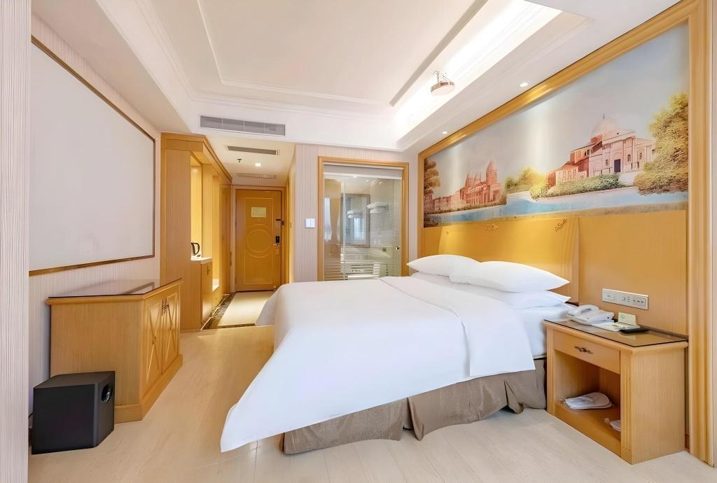 Фото Vienna Hotel Shenzhen - FuYong Metro Station Branch