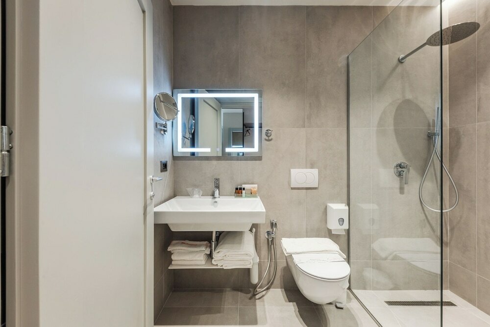 Фото Aragosta Hotel & Restaurant