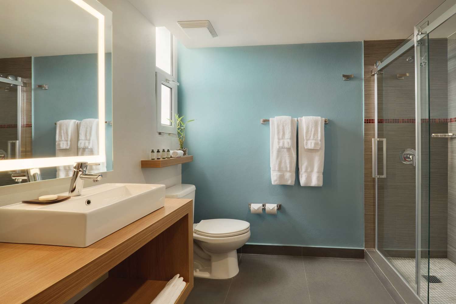 Фото Tryp by Wyndham Isla Verde