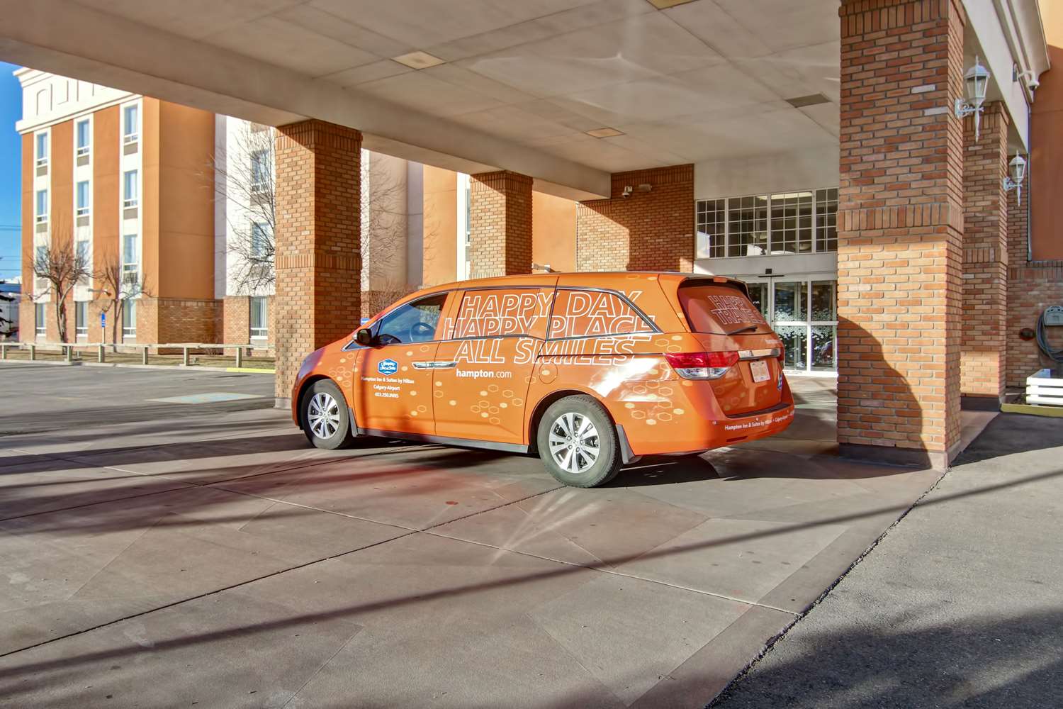 Фото Hampton Inn & Suites by Hilton Calgary Airport