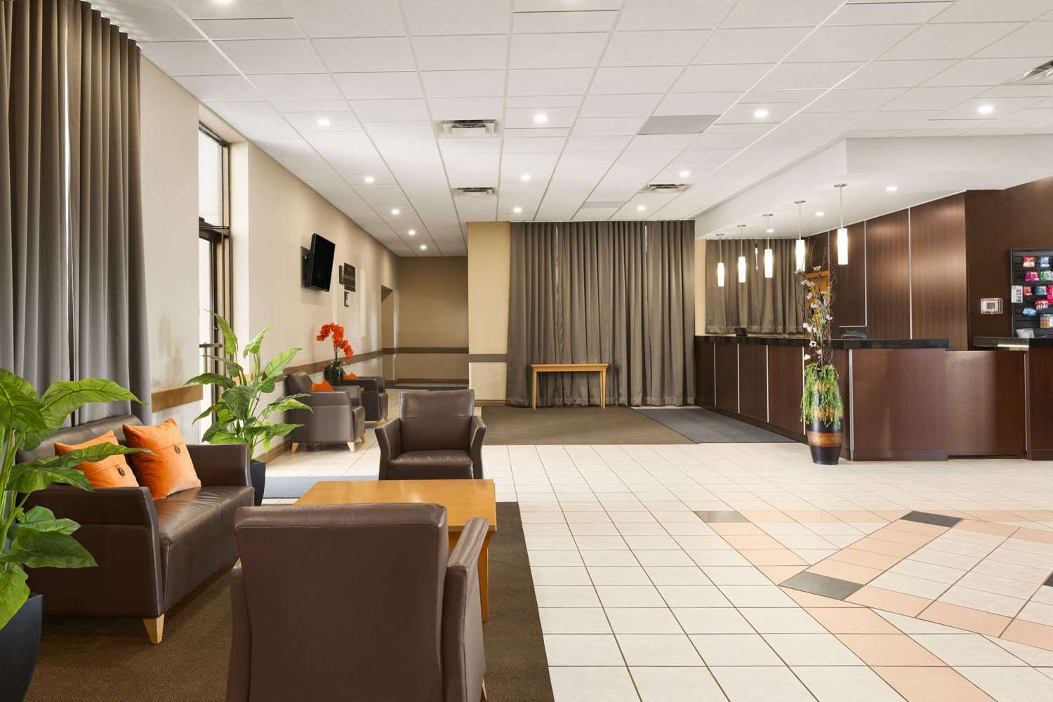 Фото Travelodge Edmonton West