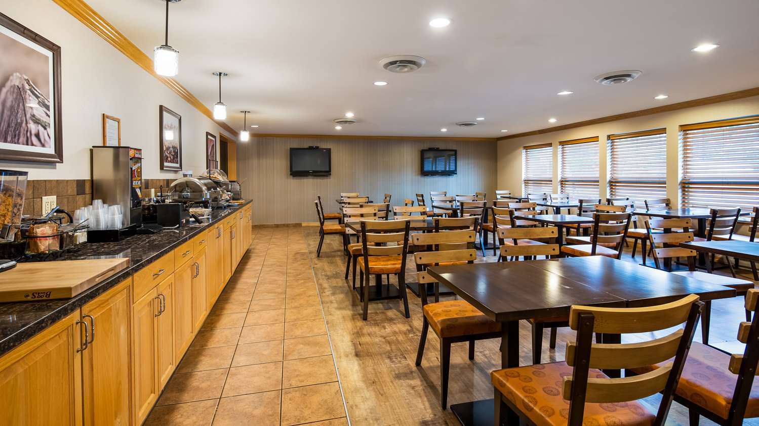 Фото Best Western Plus Country Meadows Inn