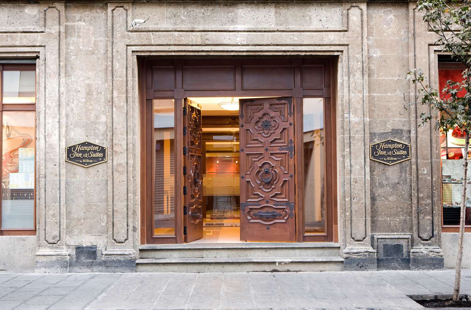 Фото Hampton Inn & Suites Mexico City - Centro Historico