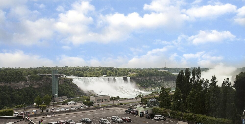 Фото Crowne Plaza Niagara Falls Fallsview