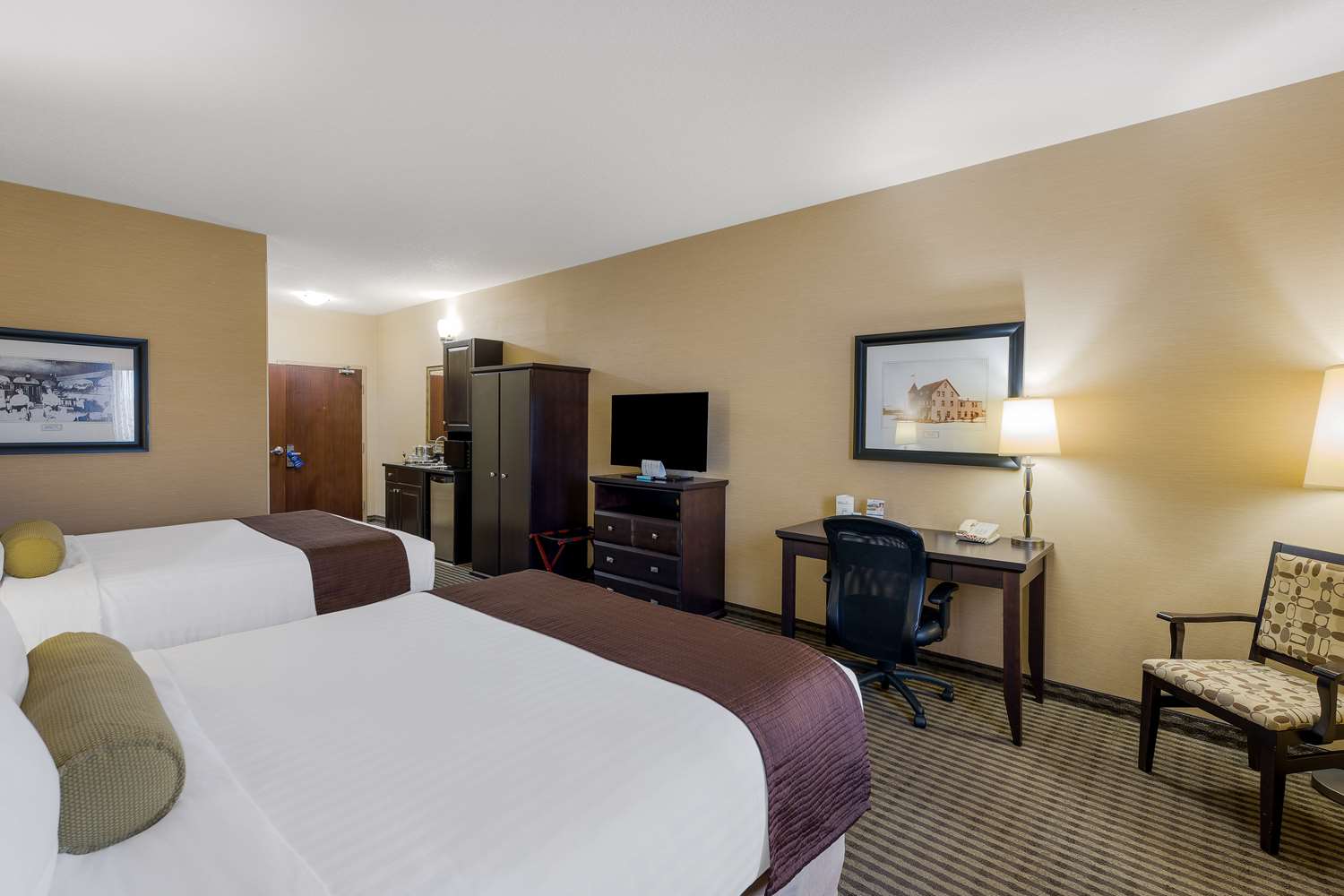 Фото Best Western Sunrise Inn & Suites