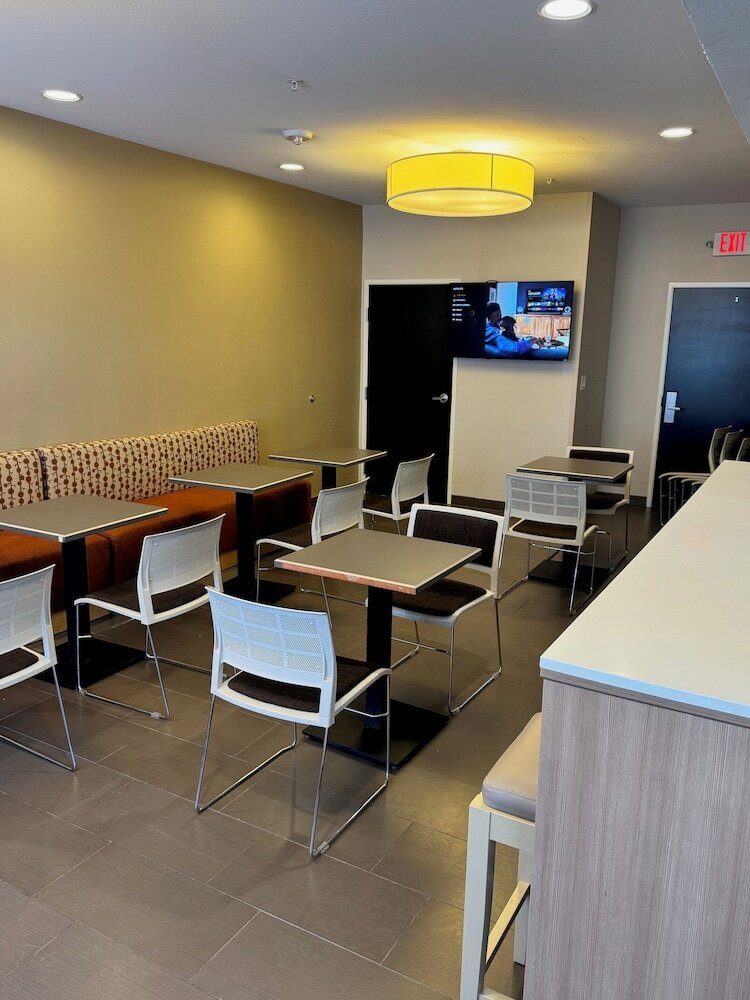 Фото Microtel Inn and Suites by Wyndham Monahans