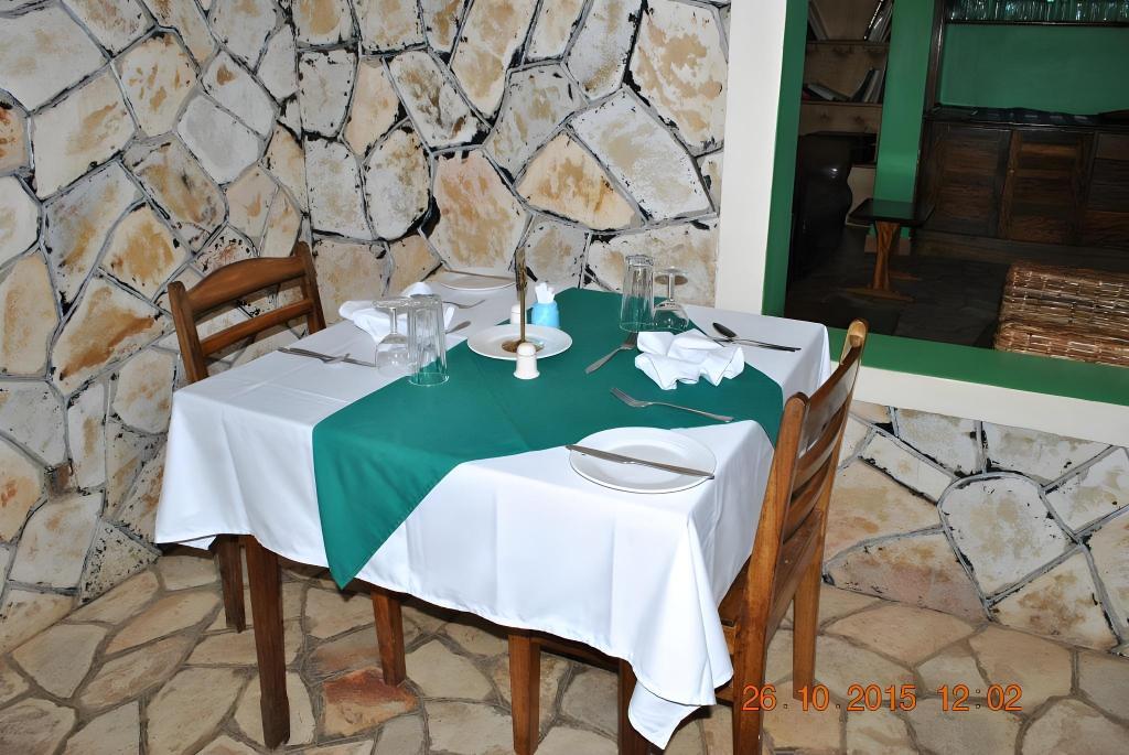 Фото Little Woods Inn