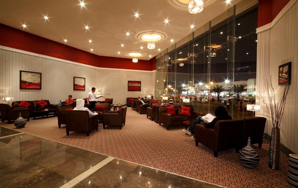 Фото Sunday Business Avenue